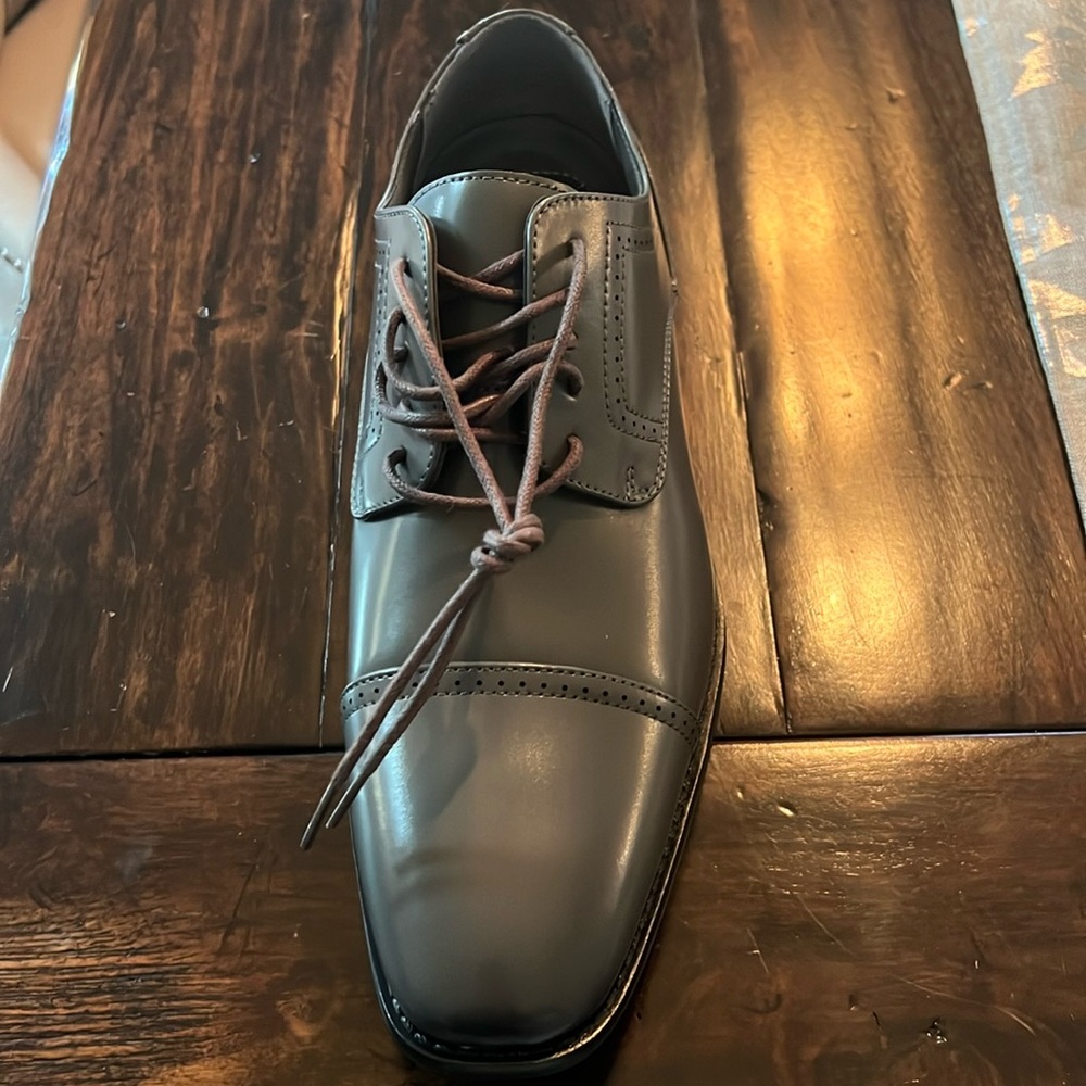 Never worn grey men’s dress shoes with box